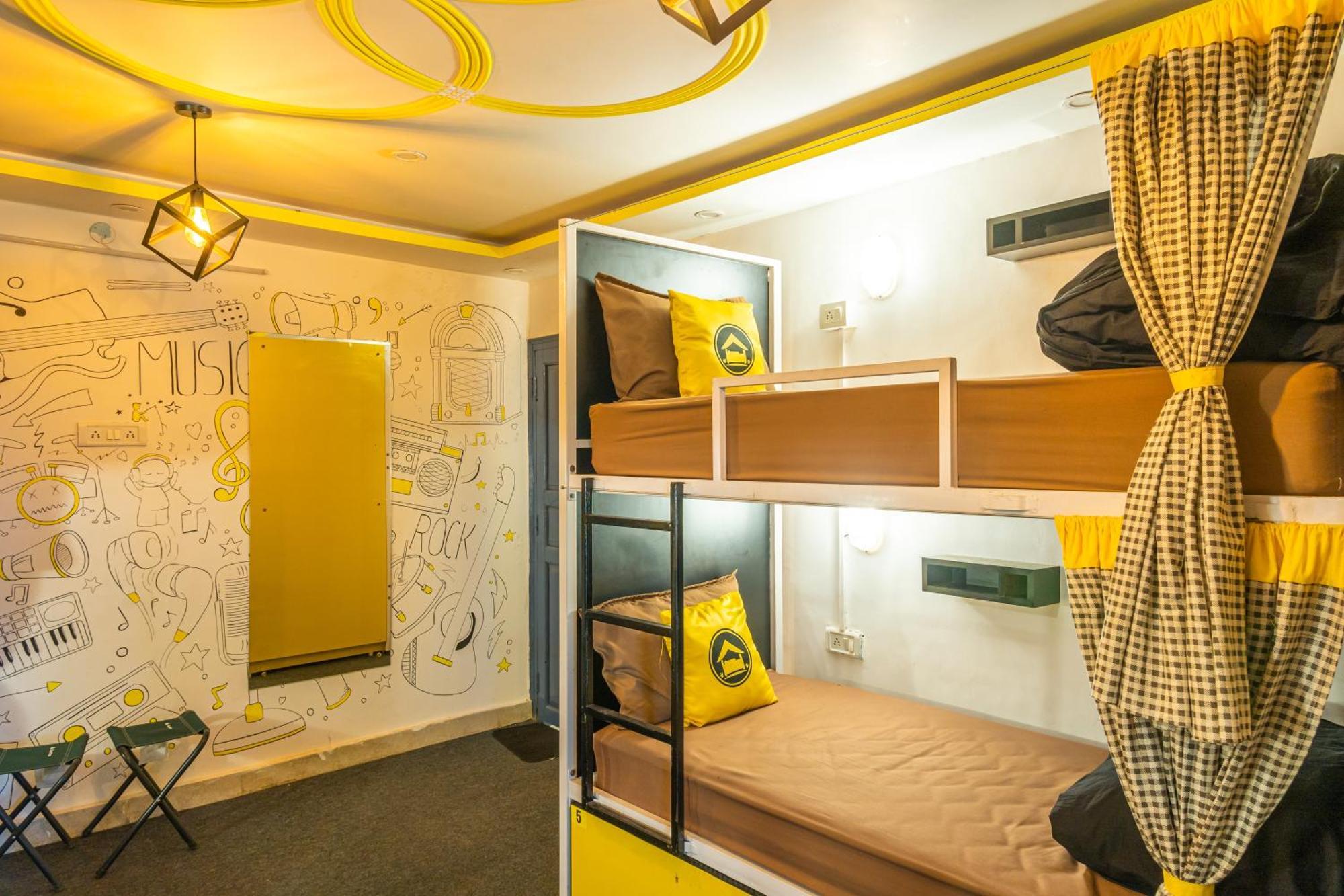Lushtree Backpackers - Hostel & Cafe Mukteshwar Exterior photo