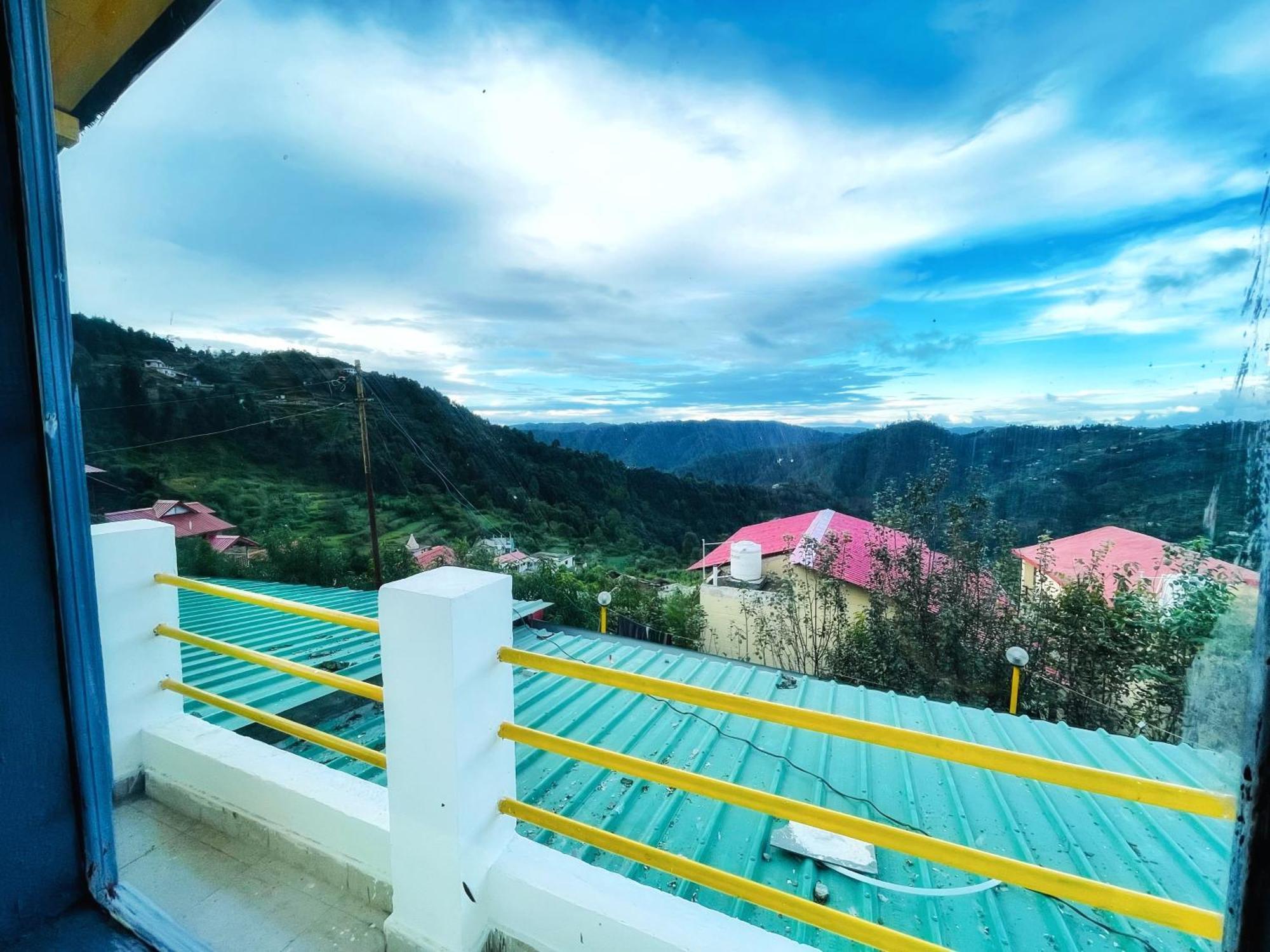 Lushtree Backpackers - Hostel & Cafe Mukteshwar Exterior photo